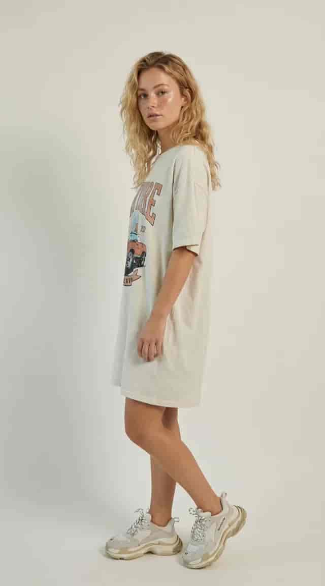 Paper Doll Outfit background blur