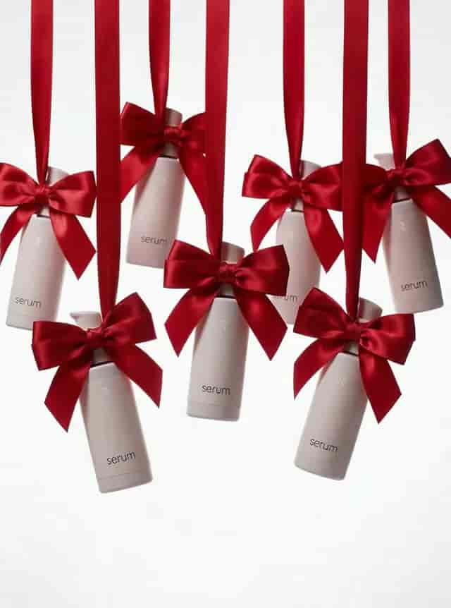 Floating Ribbon Sway background blur