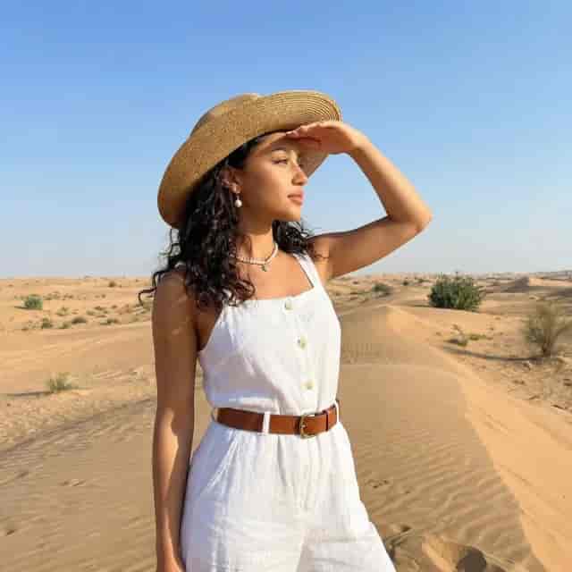 Sandstorm Swipe Transition background blur