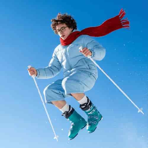 Ski Jump Freeze Look background blur