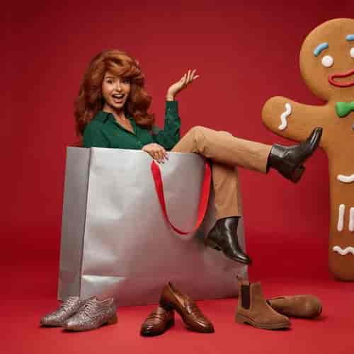 Gift Reveal background blur