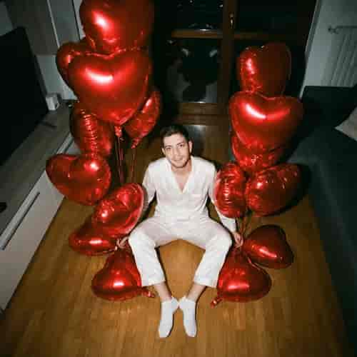 Midnight Heart Balloons background blur