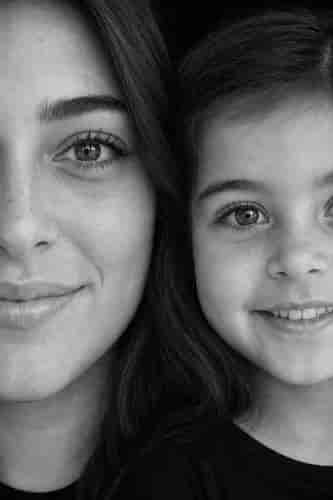 B&W Cheek-to-Cheek background blur