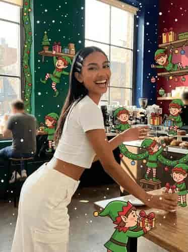 Elf Helper Chaos background blur