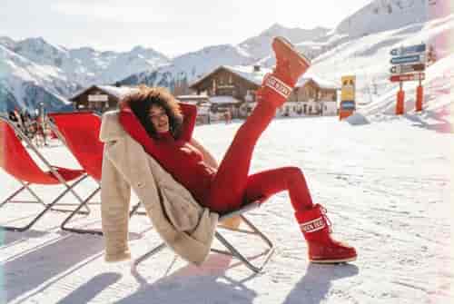 Retro Ski Glam background blur