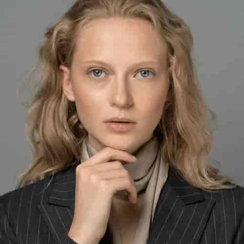 Banker Studio Headshot background blur