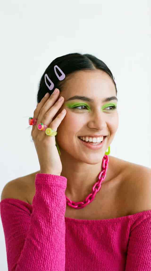 Cute Surprise Snap background blur