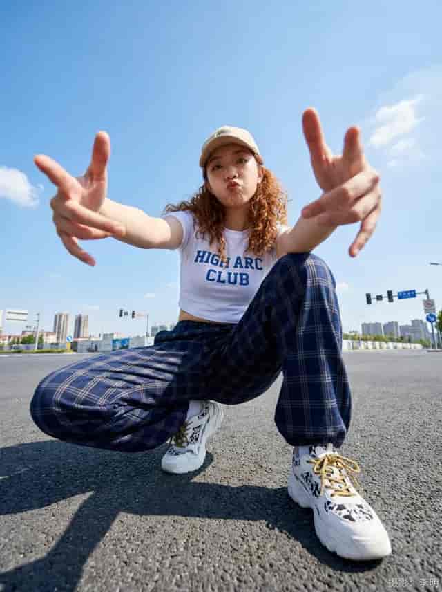 Water Curtain Transition background blur