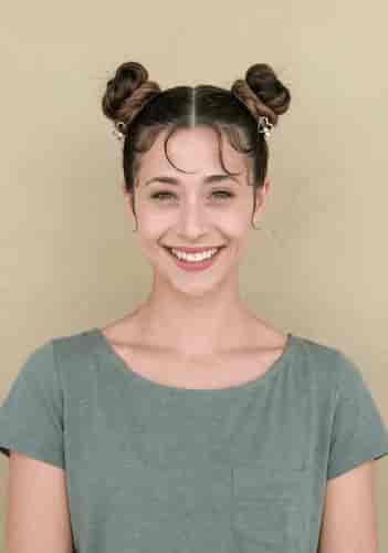 Y2K Space Buns background blur