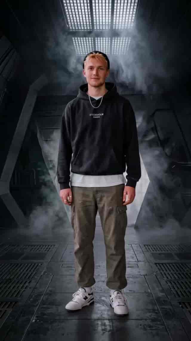 Power Of Green Saber background blur