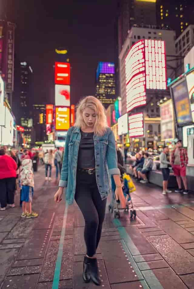 Loud Dance Maker background blur