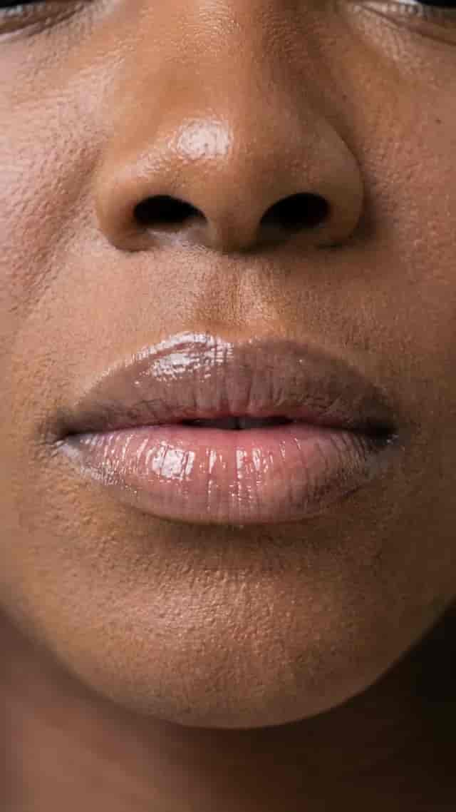 Mouth Trap background blur
