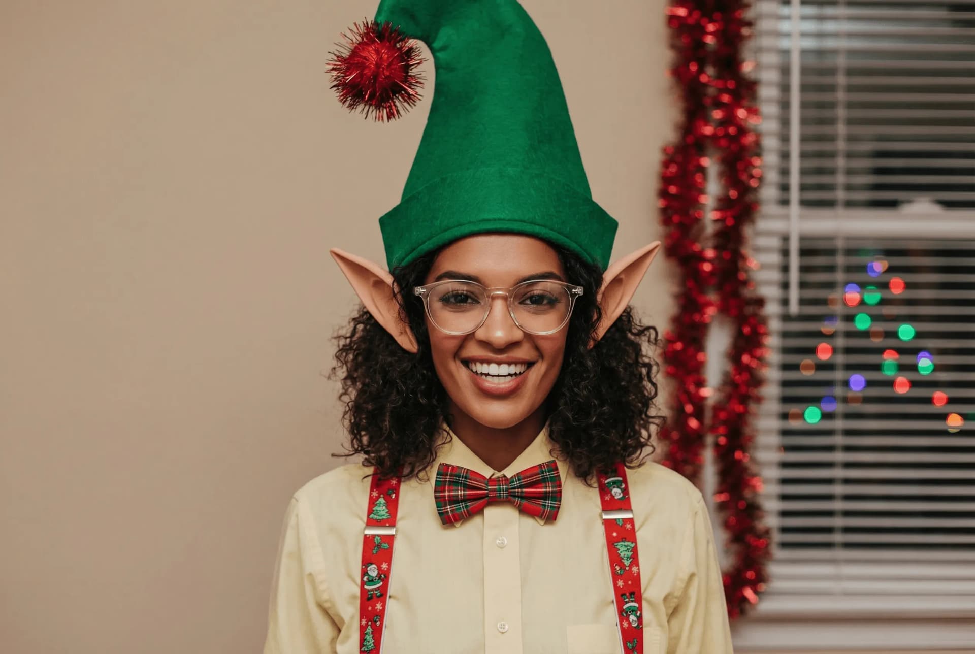 Office Elf background blur