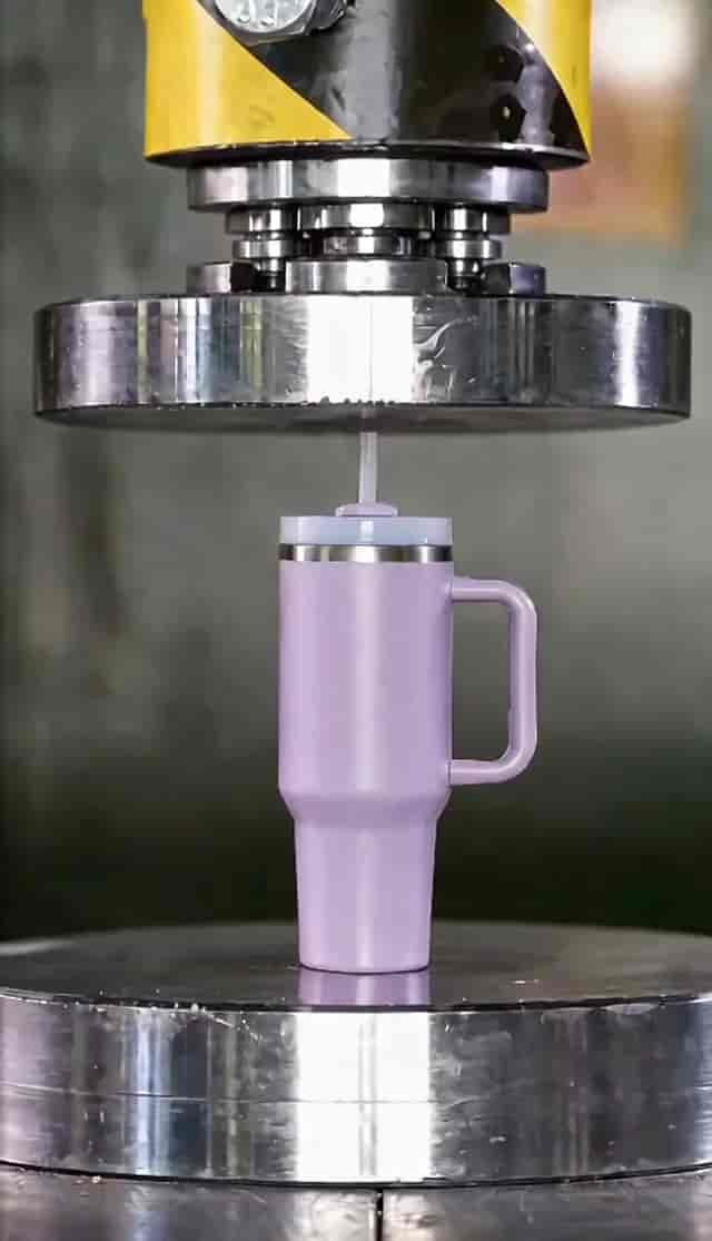 Hydraulic Press Crush background blur