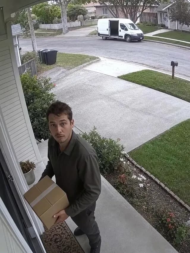 CCTV Parcel Delivery